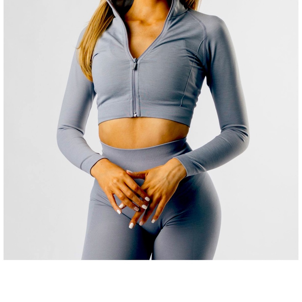 ISO- Alphalete amplify jacket !!!